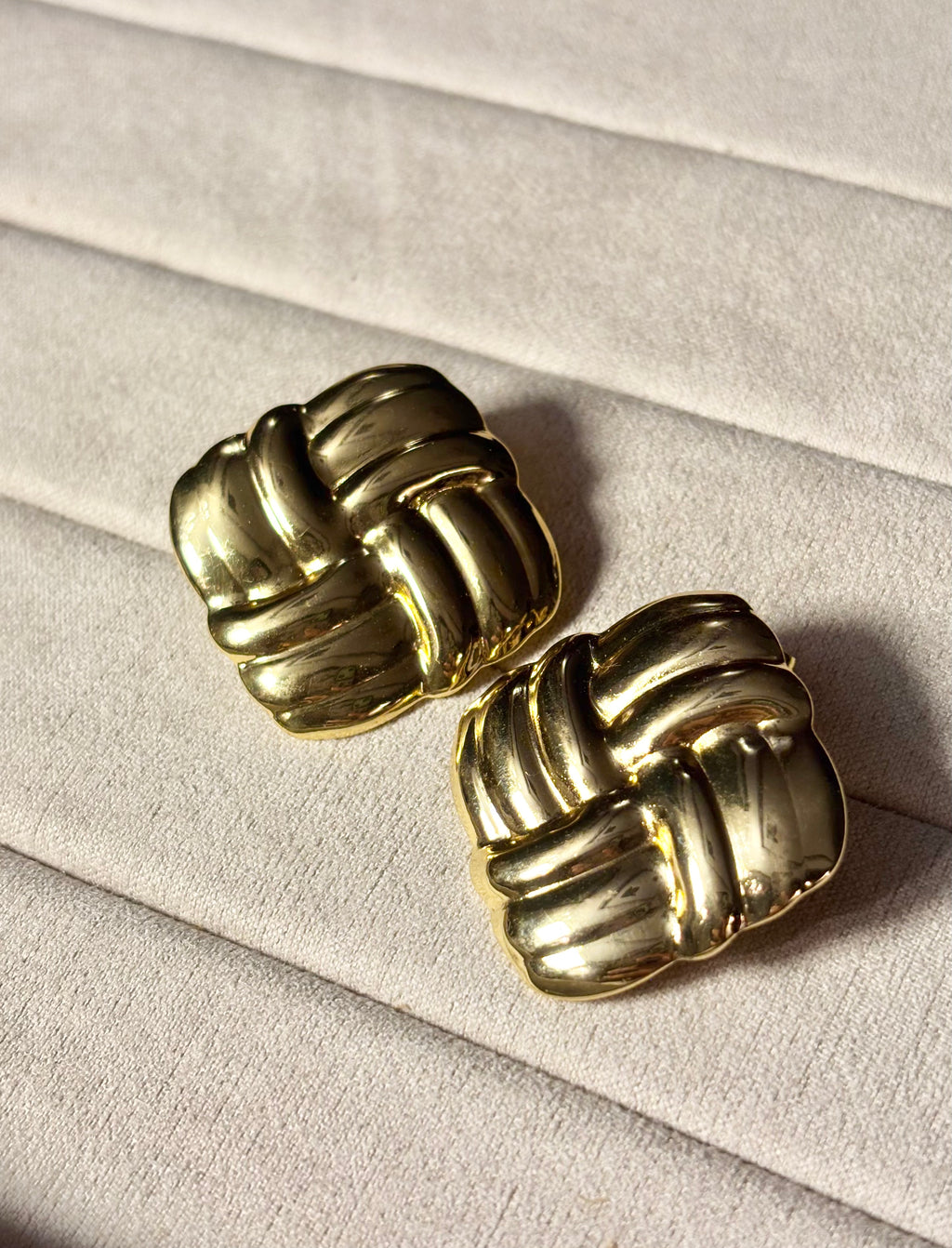 GILDED WOVEN STUDS