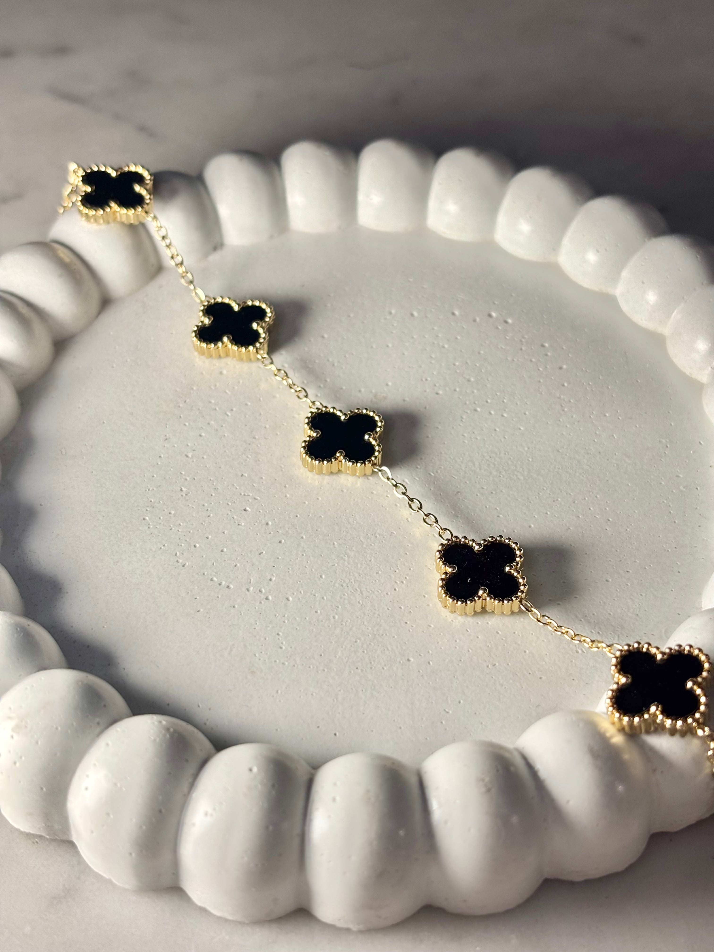 MIDNIGHT CLOVER STATION CHAIN