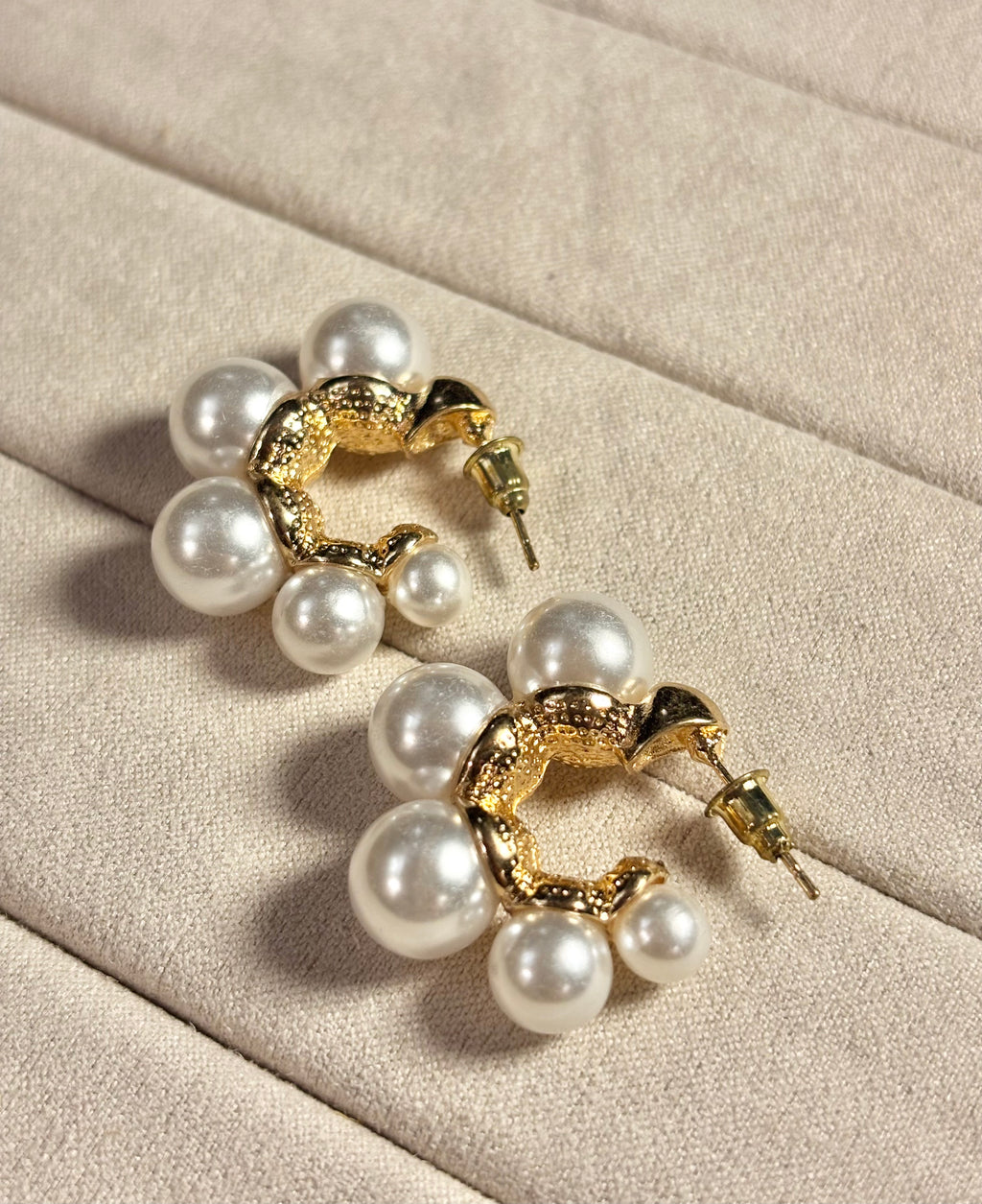 CLUSTER PEARL HOOPS