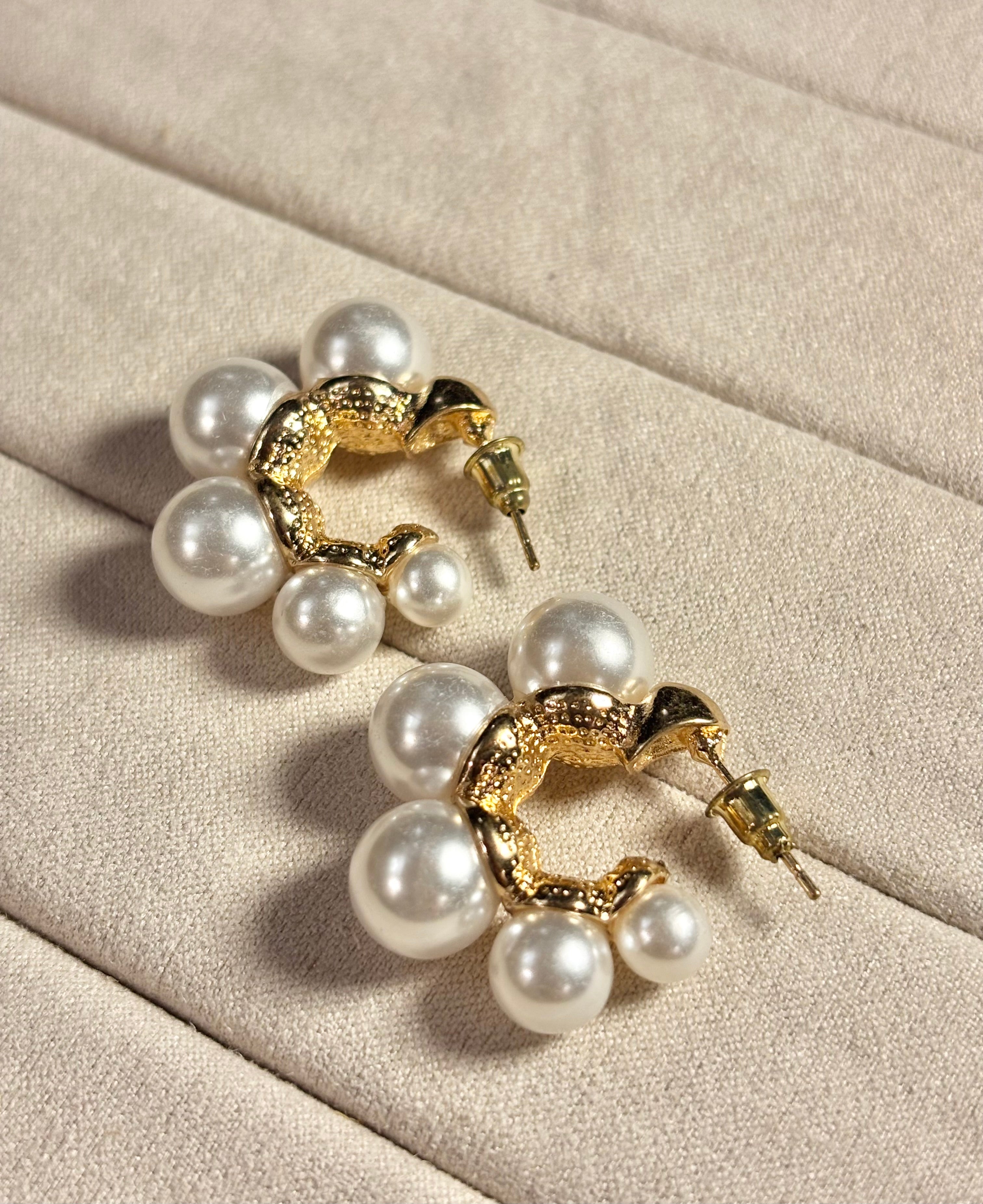 CLUSTER PEARL HOOPS