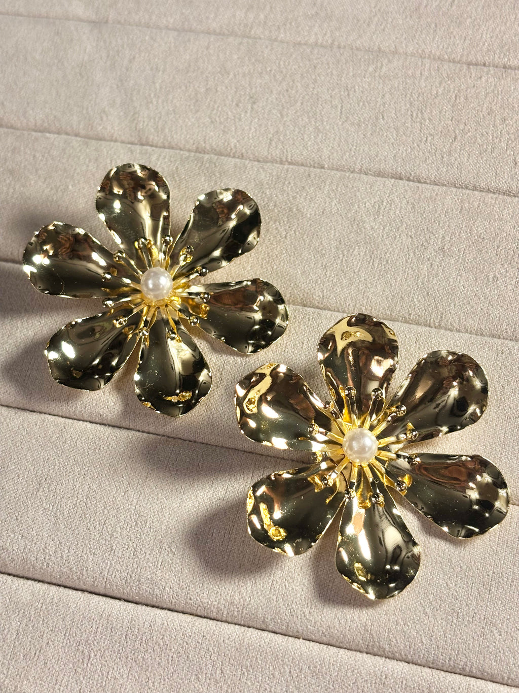 PEARL FLORAL STUDS