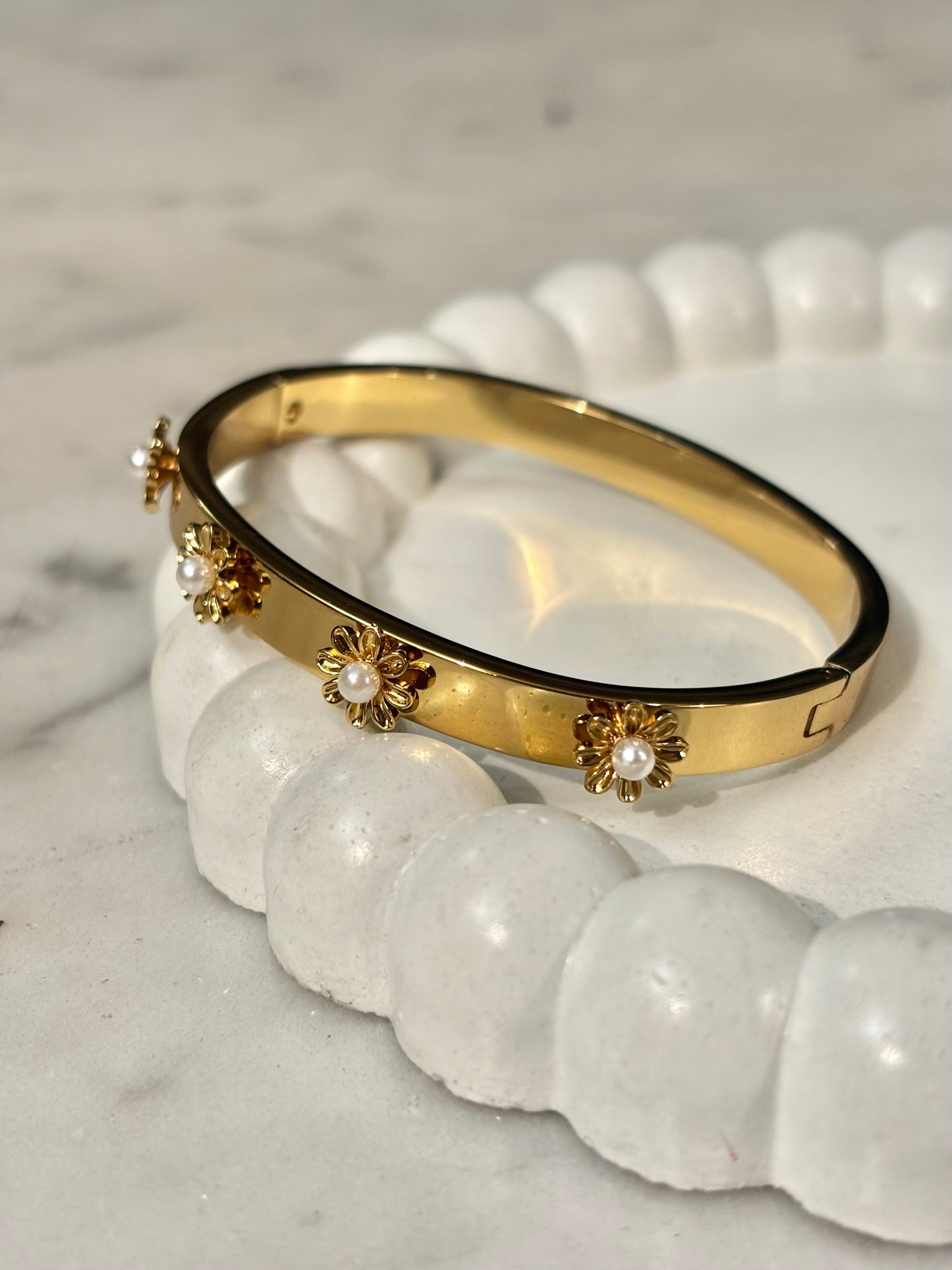 THE PRIMROSE PEARL CUFF