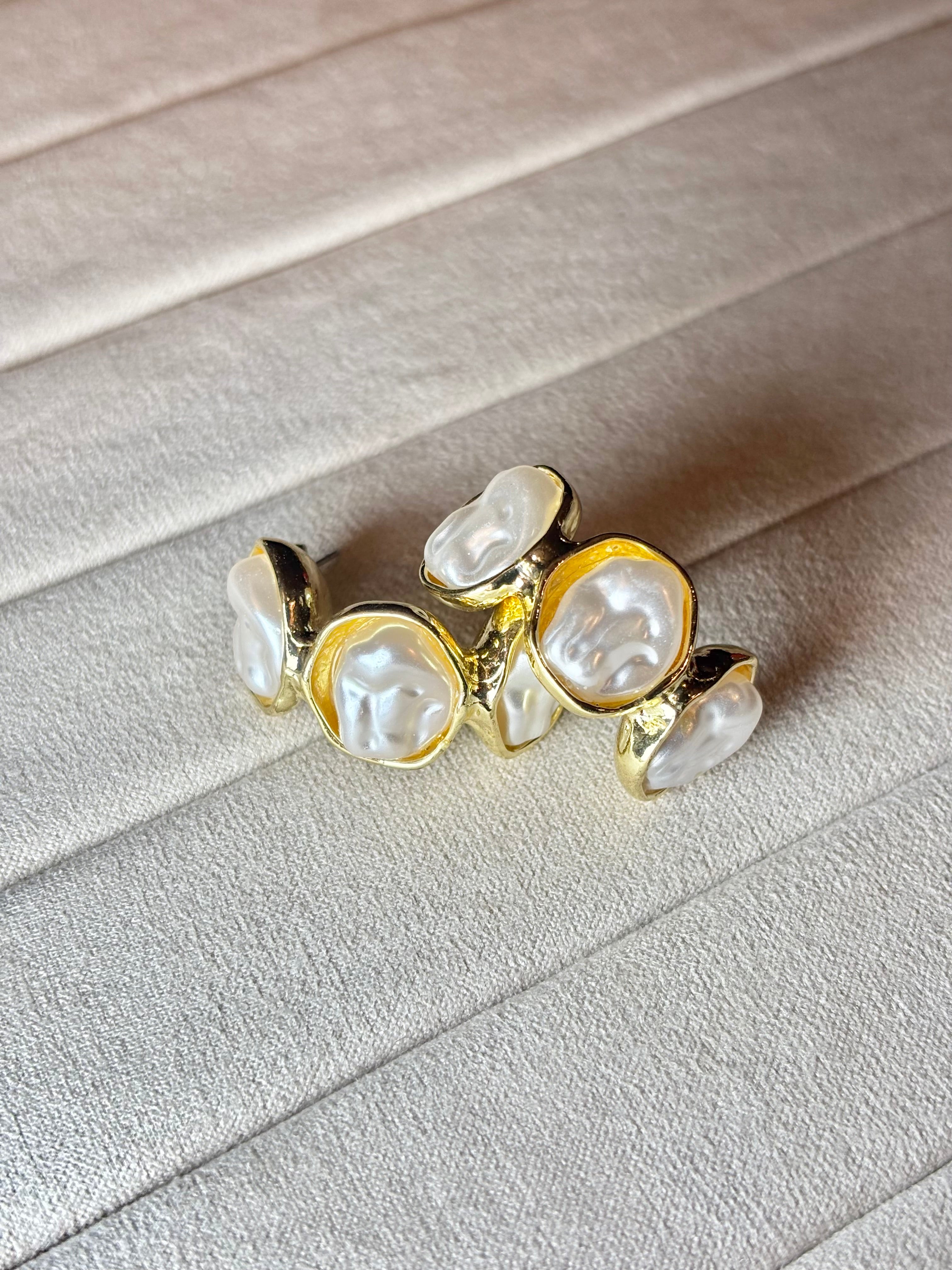 PEARL MUSE EARRINGS