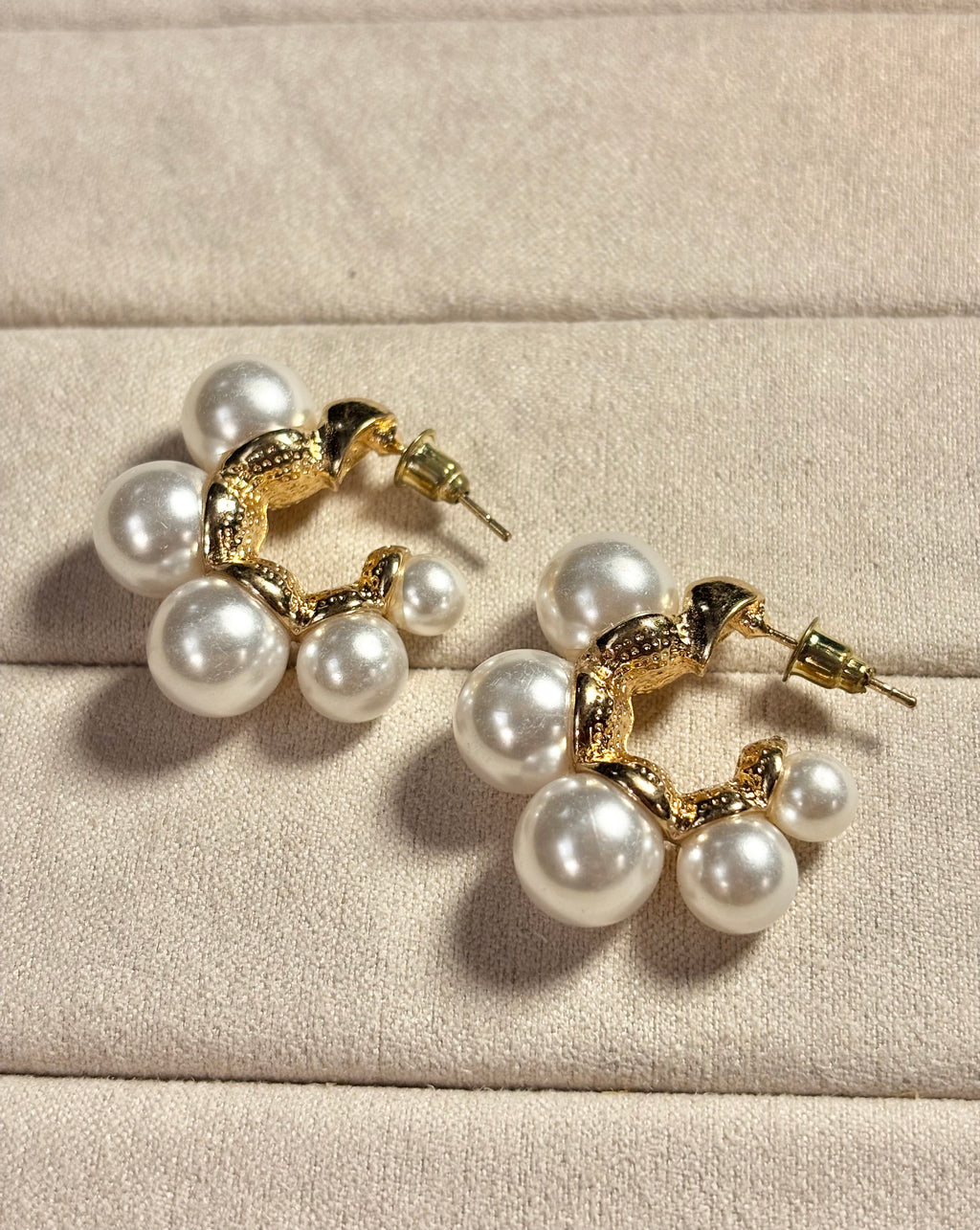 CLUSTER PEARL HOOPS