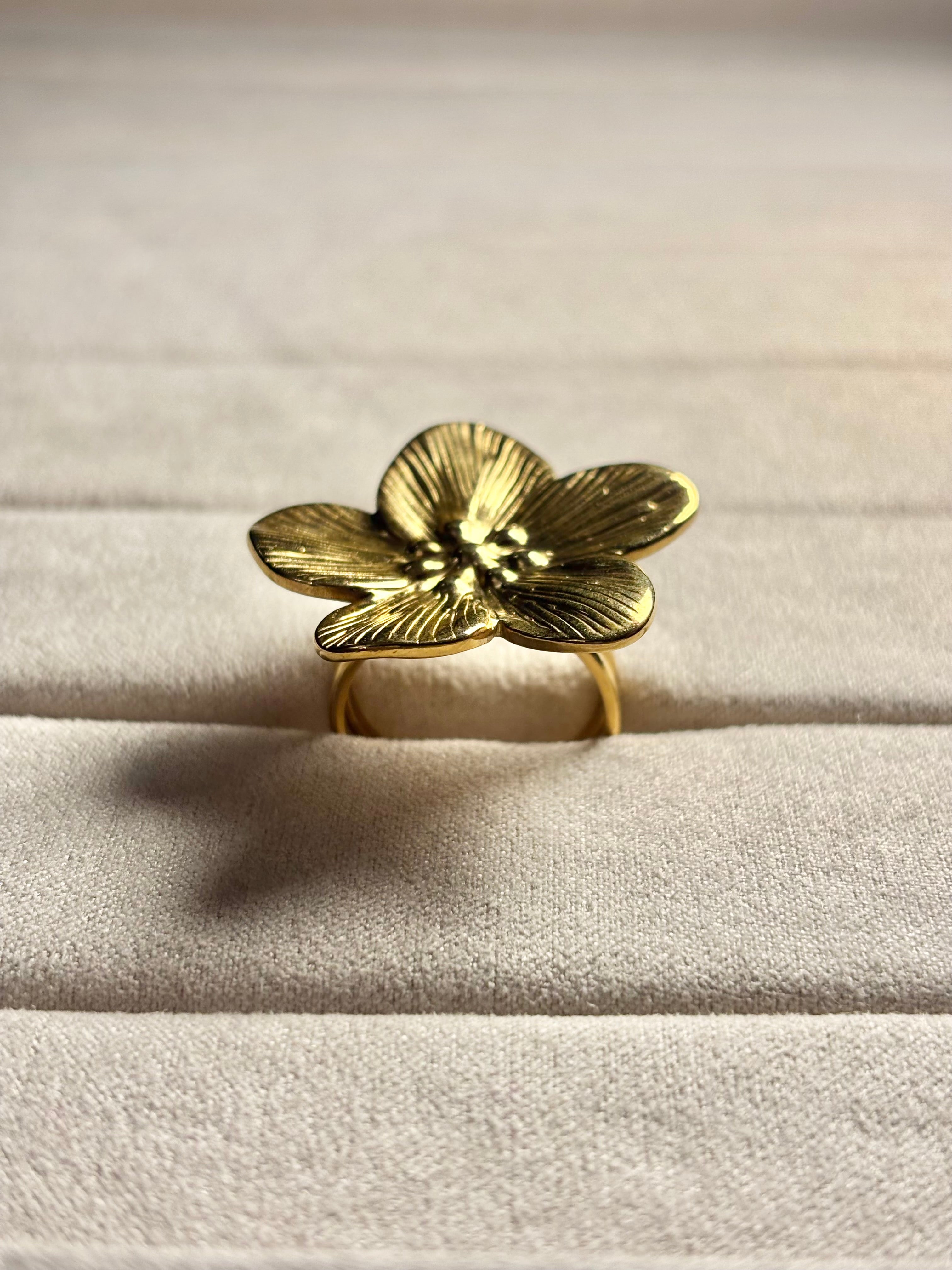 GILDED PETAL RING