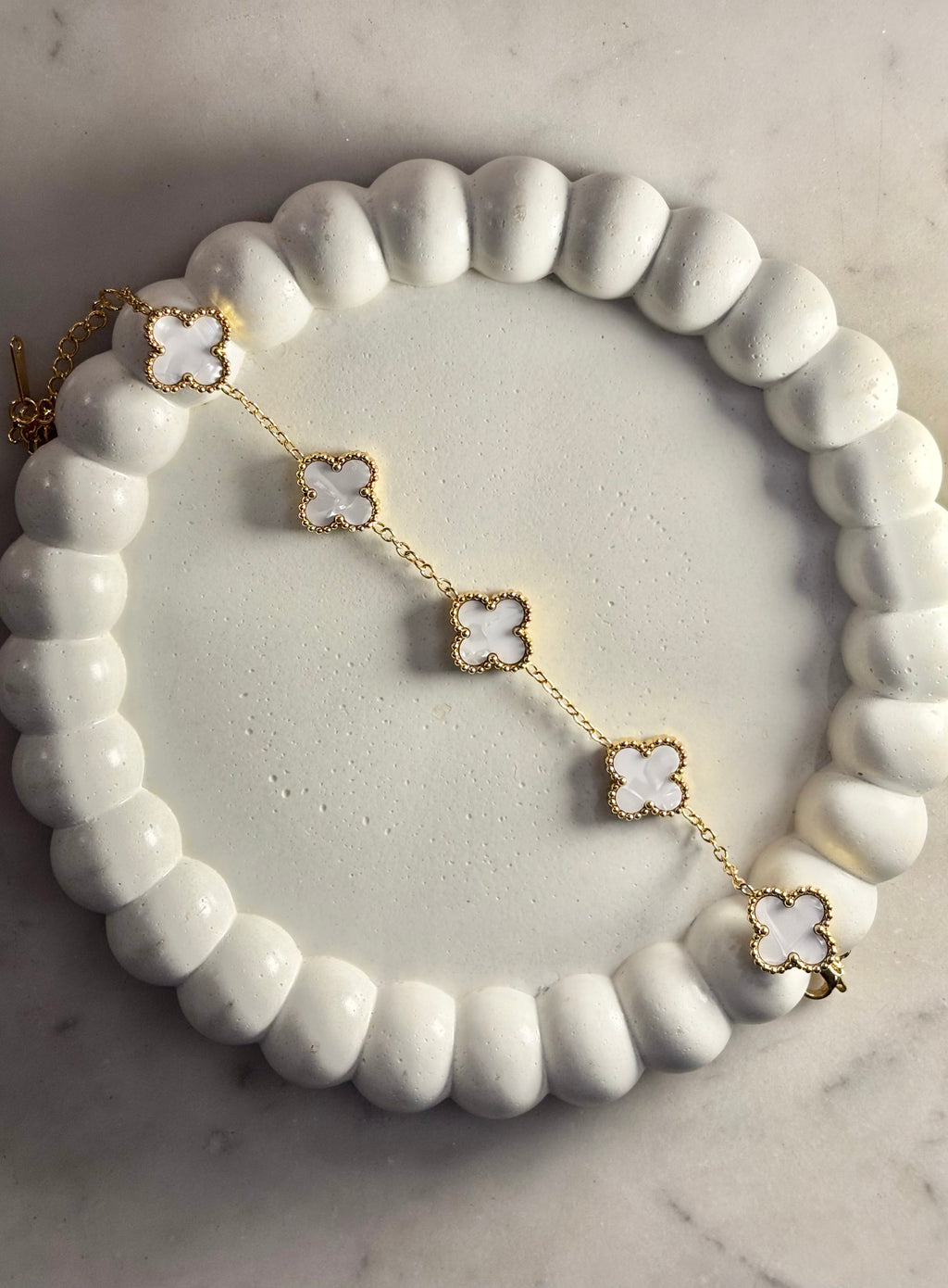 MOTHER OF PEARL CLOVER BRACELET