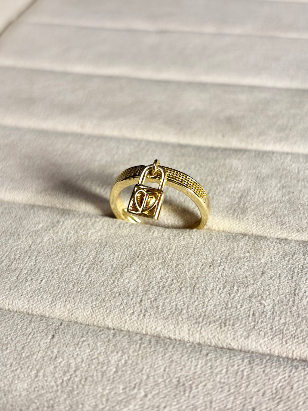HEART-LOCK CHARM RING