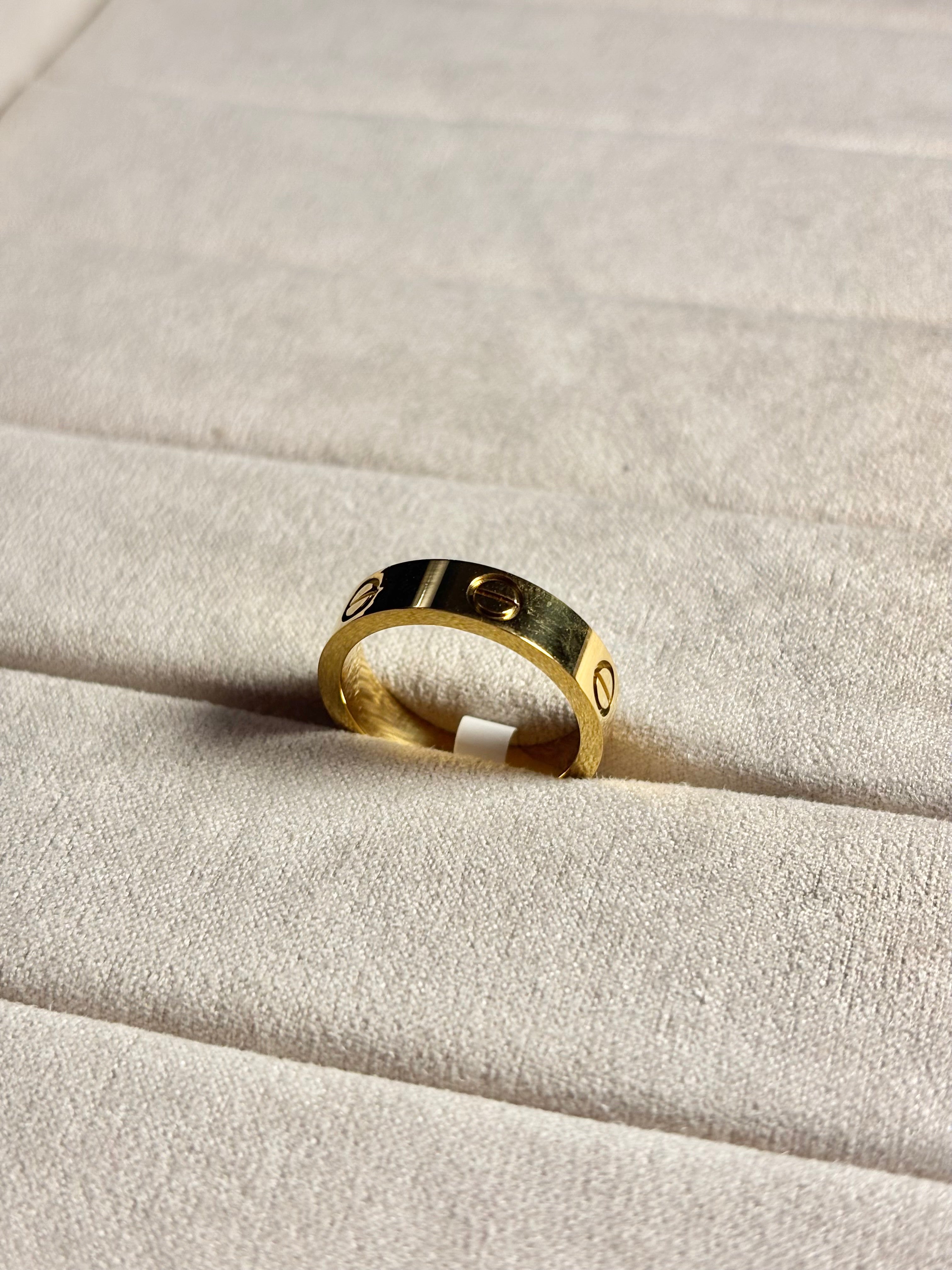 LOVE BAND RING