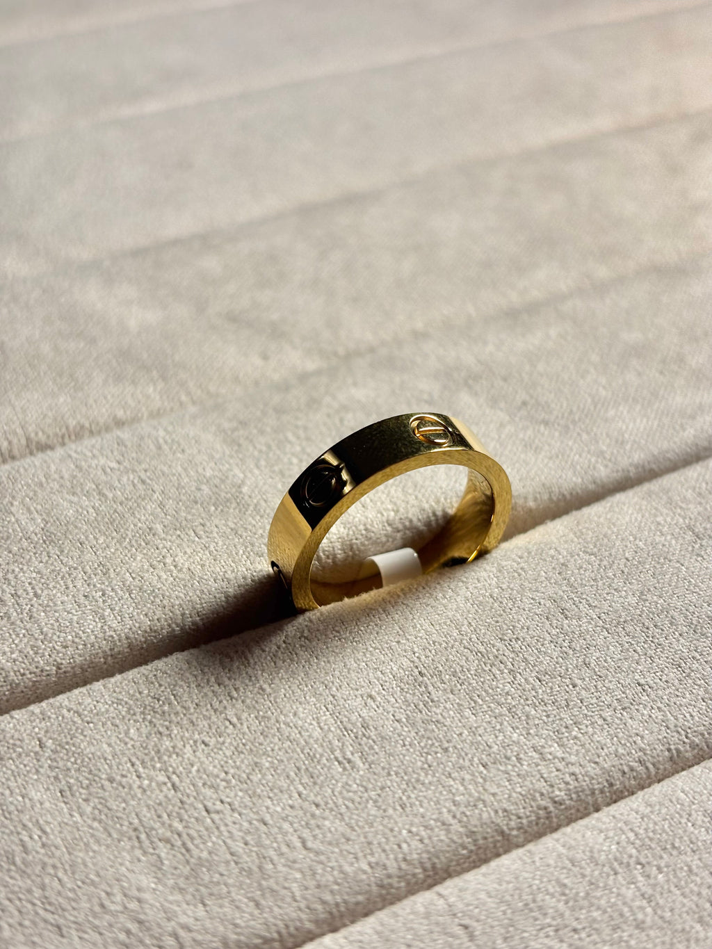 LOVE BAND RING