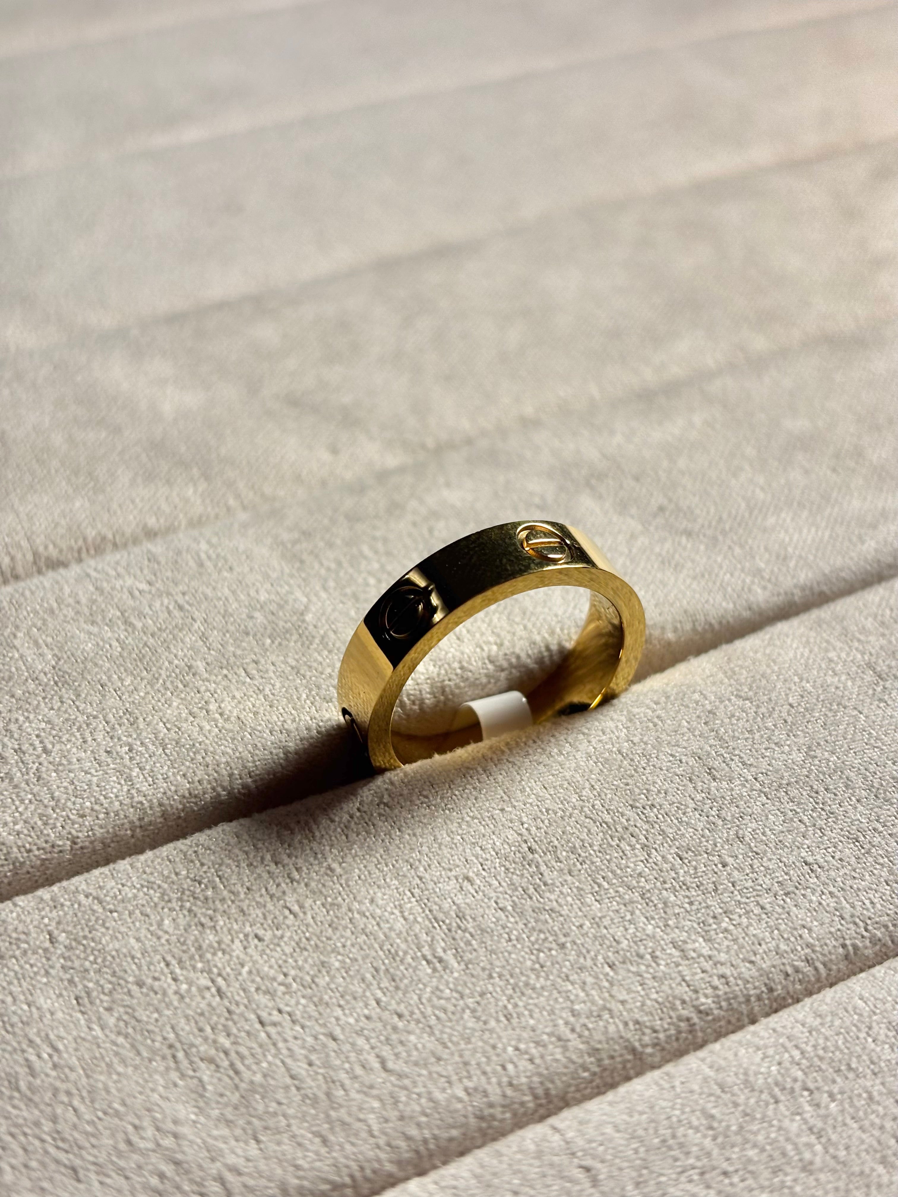 LOVE BAND RING