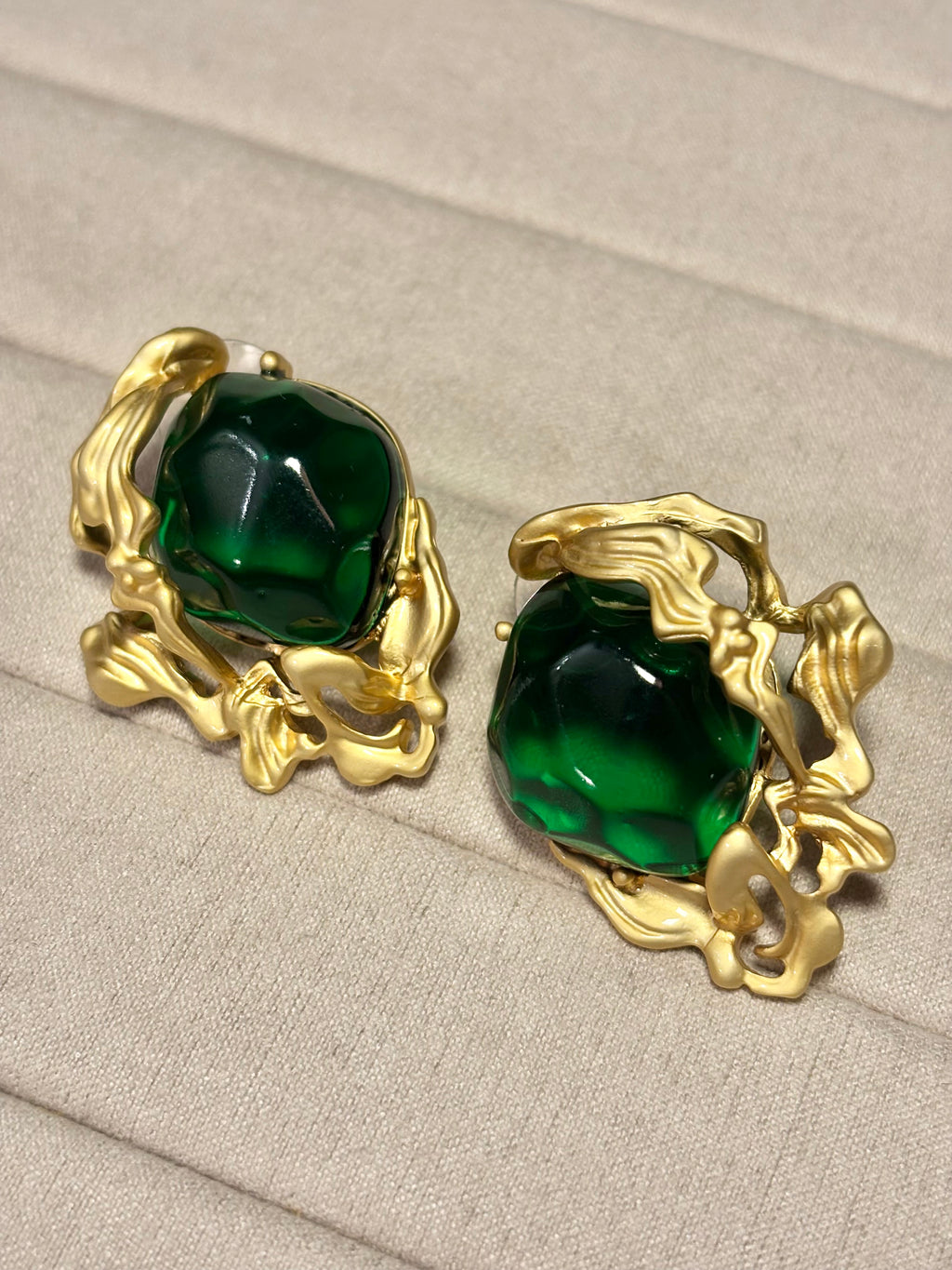 EMERALD LAGOON STUDS