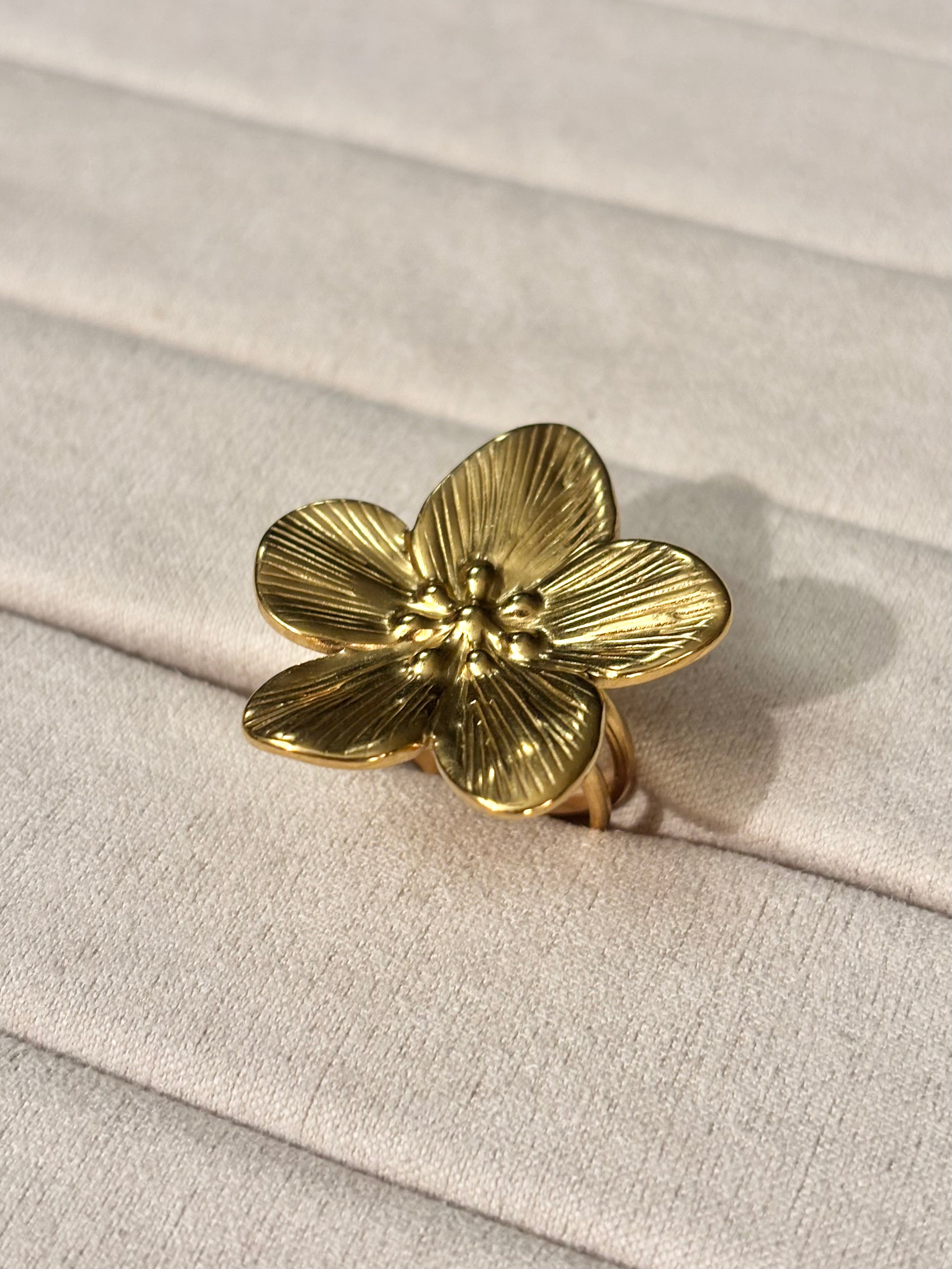 GILDED PETAL RING