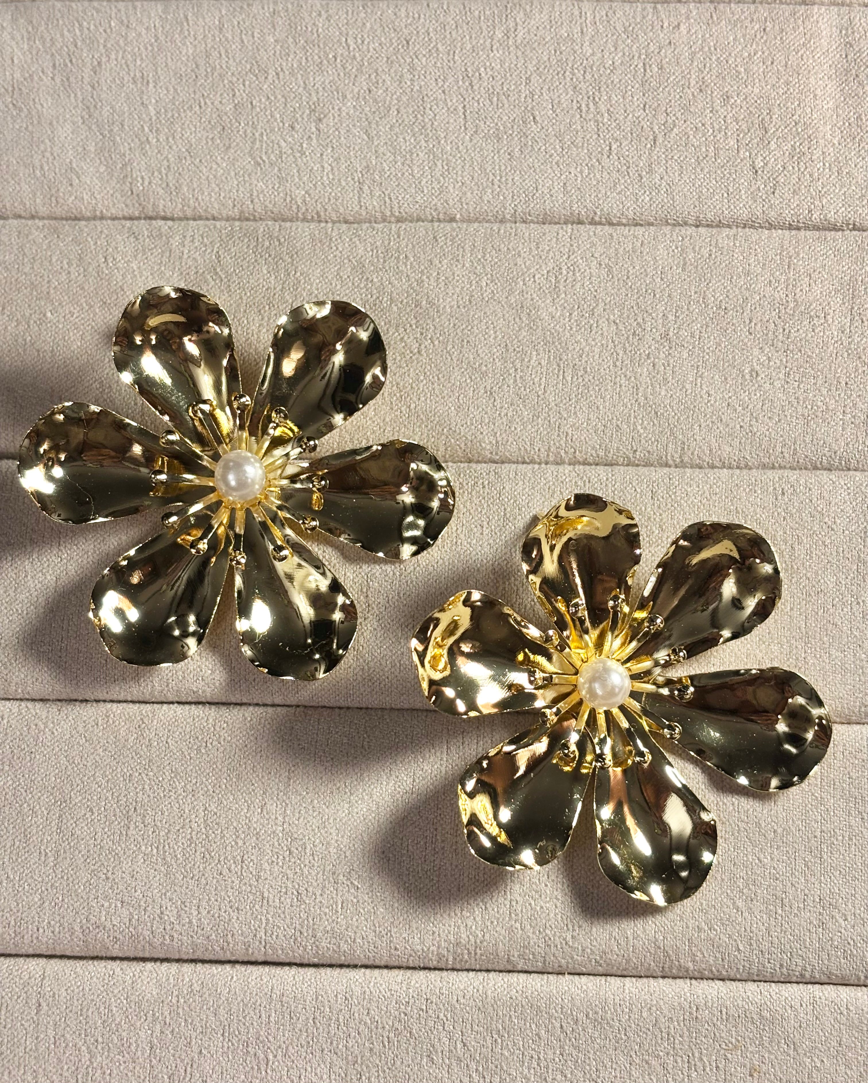 PEARL FLORAL STUDS