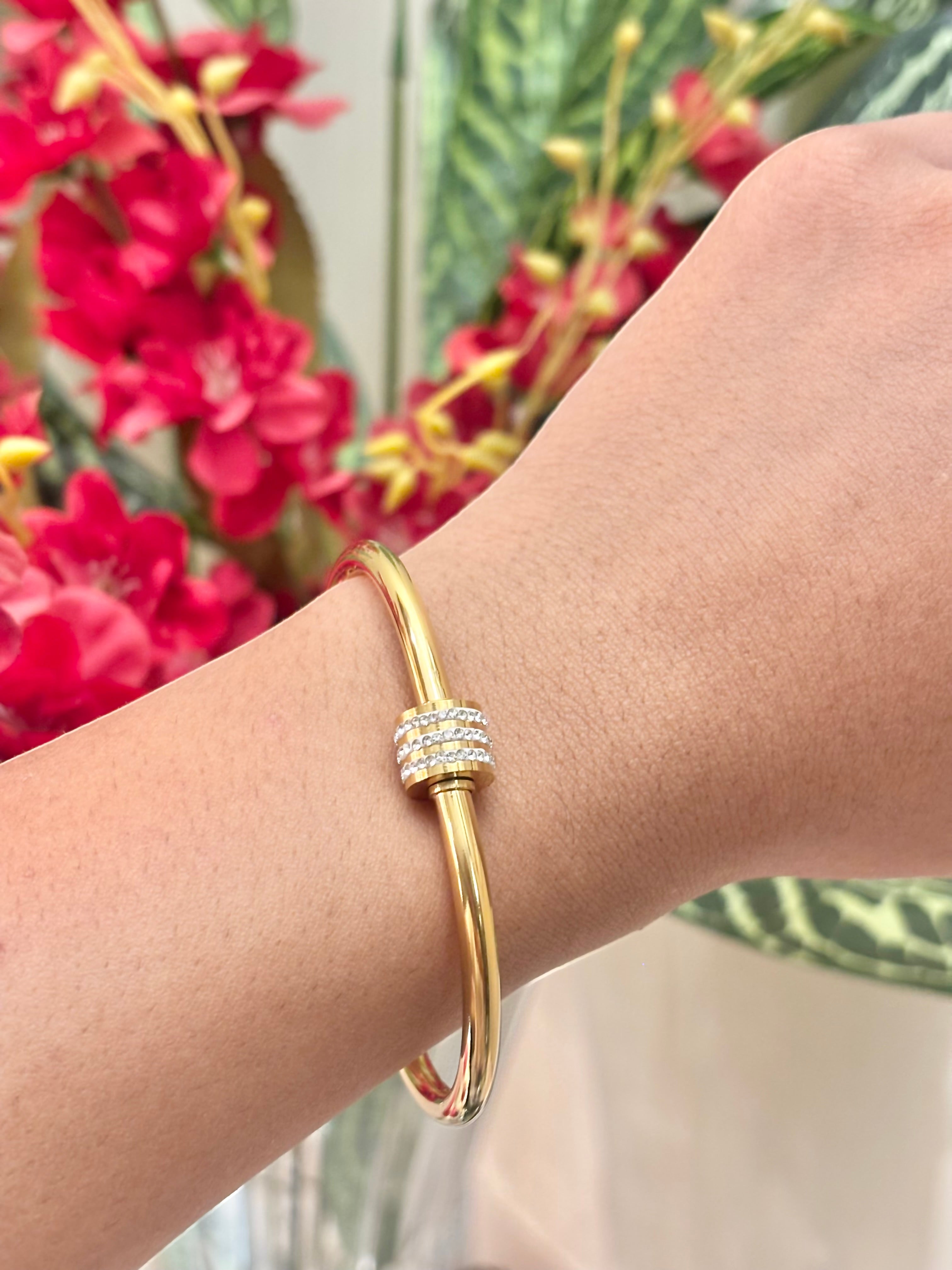 AURELIA PAVÈ CUFF